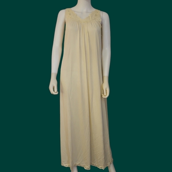 VTG SHADOWLINE 1960s Pale Yellow Floral Embroidered Lace Satin Maxi Nightgown - Picture 1 of 9